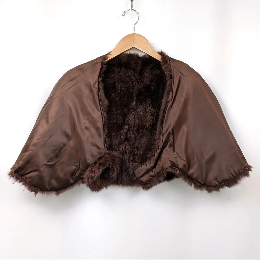 Rabbit Fur Capelet Wrap Satin Lined Buckle Clasp Vintage Formal Elegant Luxury